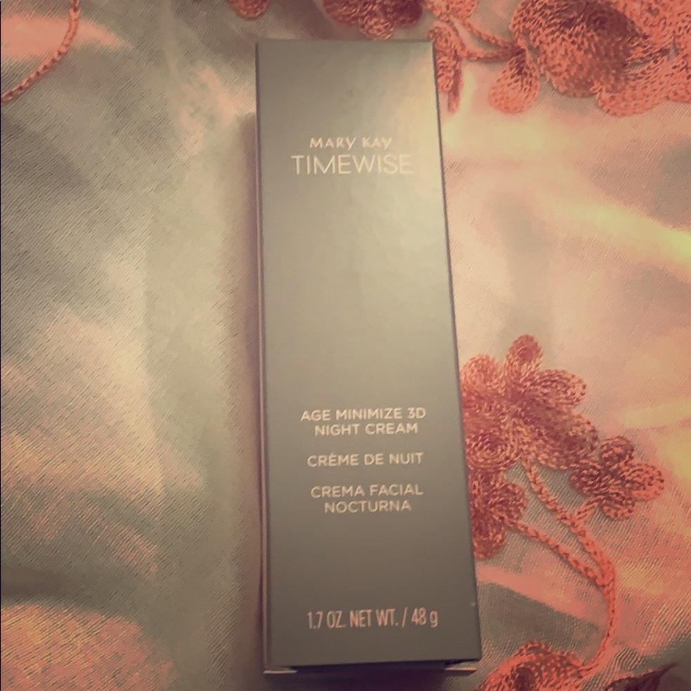Mary Kay Timewise age minimize 3D night cream